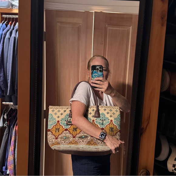 Gorgeous Mary Frances Large Tote Bag - Picture 7 of 9